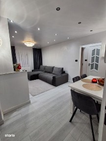 Vând apartament renovat recent