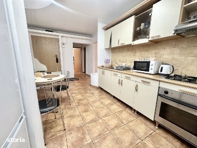 Apartament cu 3 camere la parter- Zona Spitalul Judetean