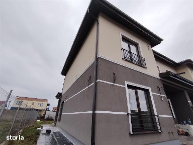 Duplex superb - 5 camere - toate utilitatile - bucatarie inchisa.