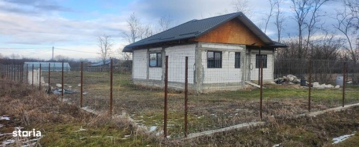 Casa de 80mp cu teren de 2000mp