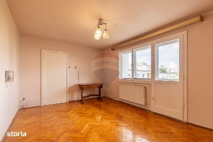 Apartament 3 camere de vanzare, 63mp, decomandat, boxa, Agricultorilor