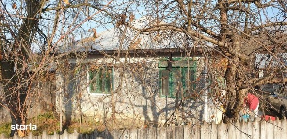 Casa cu 1035 m2 teren in Sat Fumureni, Jud. Valcea