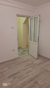 Vand apartament 2 camere central,etaj 2,complet renovat!