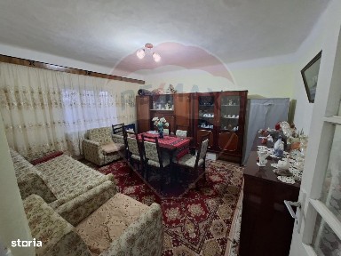 Casă de vânzare, Buhuși - 80 mp, teren 410 mp