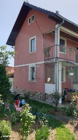 Casă D+P+M Santuhalm, teren 1.395 mp - 135.000 €