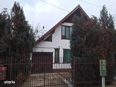 Casă cu 3 camere + curte 700mp - Strada Dorin Teodorescu