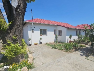 Casa cu teren de vanzare