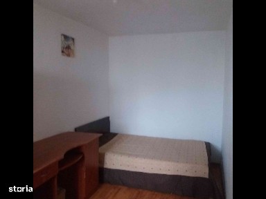 Apartament 3 camere semidecomandat