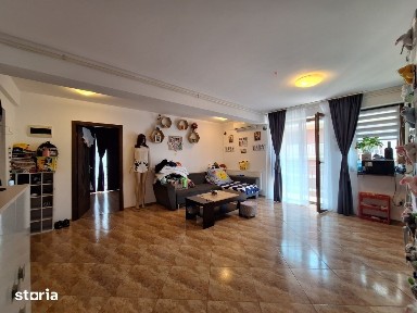 Vand apartament 3 camere