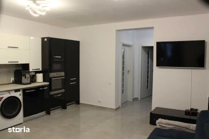 Vand apartament 3 camere