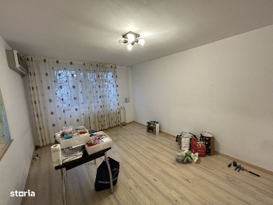 Vand apartament 3 camere Jean Steriadi Ozana
