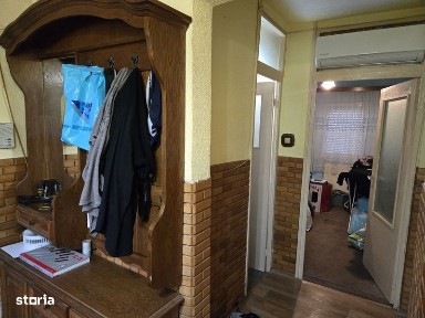 APARTAMENT 3 CAMERE De Vanzare Proprietar