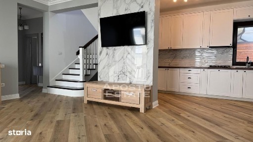 Duplex modern în Dumbrăvița, la liziera pădurii
