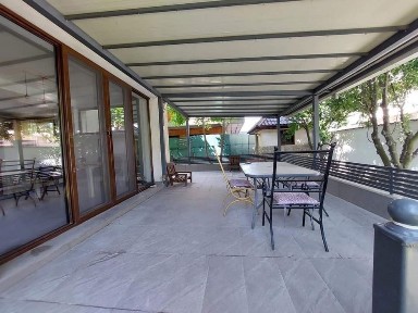 Casa de vanzare 300 mp