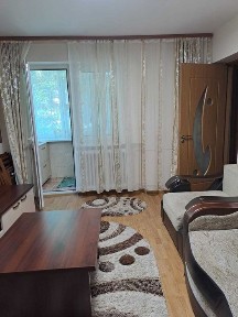 Inchiriez apartament,langa catedrala