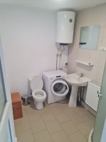 Închiriez garsoniera