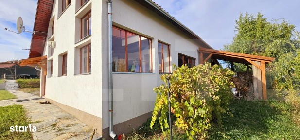 Casa de vanzare, sub padure, intr-un cadru natural deosebit - Sancra