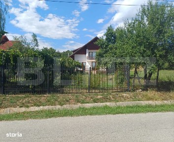 Casa plan parter plus etaj cu 6 camere, 250 mp si 2400 mp teren, zona