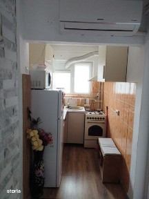 Inchiriez apartament cu 3 camere in Craiova