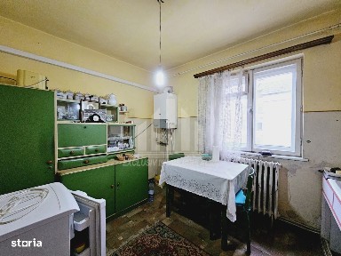 Apartament 3 camere decomandate | 2 bai | 71 mp | Cetate - zona Closca