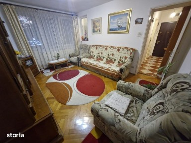 Apartament - 3 camere - semidecomandat -Titan