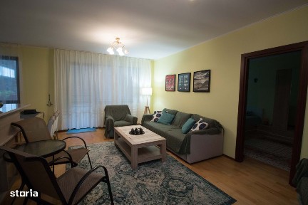 Apartament 3 camere, 2 bai, garaj cu vedere la munte si apa