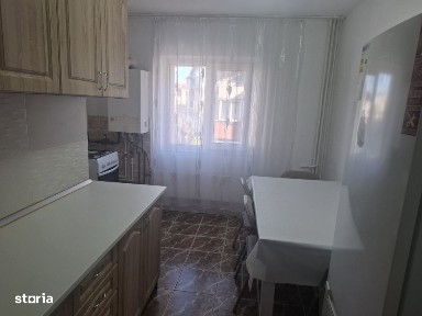 Inchiriere apartament 3 camere, decomandat, micro 3 Targoviste