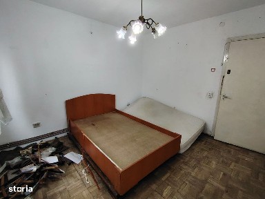 Apartament spatios cu 4 camere et 2-zona Aleea Trandafirilor.