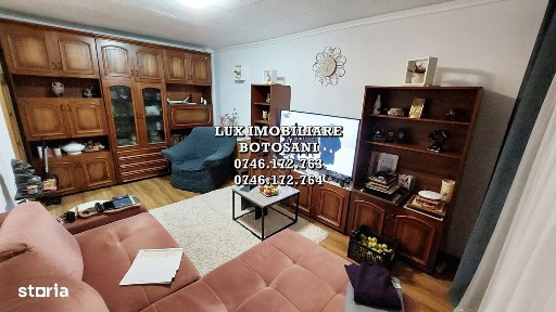 Apartament 3 camere, zona Bucovina