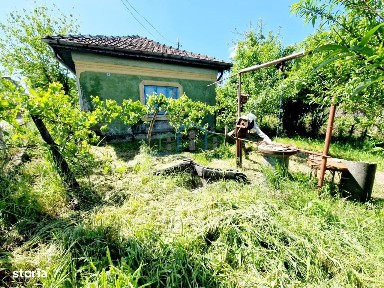 Casa caramida si 3742 mp teren intravilan