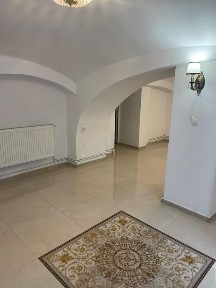 În Centrul Vechi,dau spre închiriere spațiu 100 mp