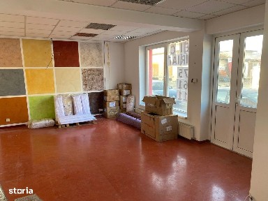 Spațiu Comercial - Oradea cu parcare stradala