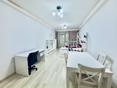 Apartament de inchiriat cu 3 camere in zona Tractorul la Isaran et 2