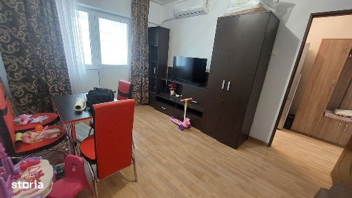 Vindem garsoniera Confort 1 Etaj 3 cu balcon pe camera