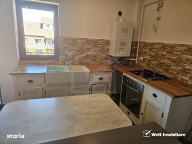 Apartament cu 3 camere, pod, boxa la subsol, parcare exterioara, Flore