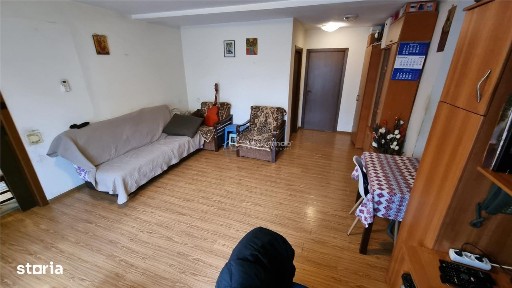 3 camere in vila si curte individuala