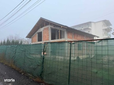 Casa cu teren de vanzare