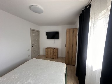 Inchiriez apartament cu doua camere in comuna Lumina