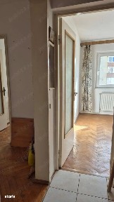 Apartament de 3 camere zona CENTRUL CIVIC