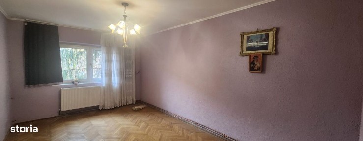 Apartament 2 camere in Scriitorilor, decomandat, etaj 1, balcon, beci