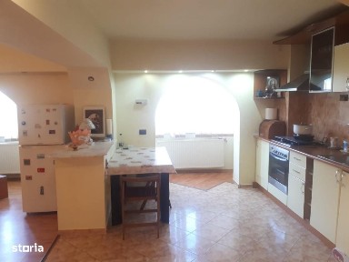 Apartament 3 camere ICFrimu et1/4,vedere pe 2 parti,gen S-uri