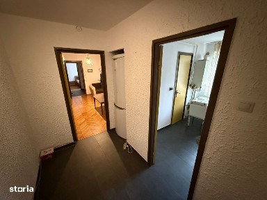 Apartament 2 camere, etaj 1, balcon, baie cu geam - zona excelenta