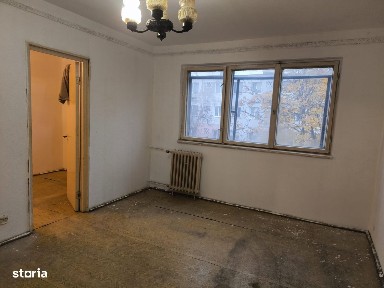 Malu Rosu,apartament 3 camere cf 2,3/4 de vanzare