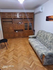 Inchiriez apartament 4 camere zona Banu Maracine