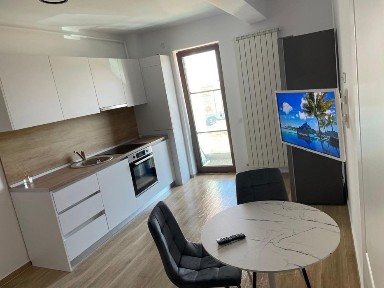 Inchiriez apartament 2 camere cu parcare privata Doamna Stanca