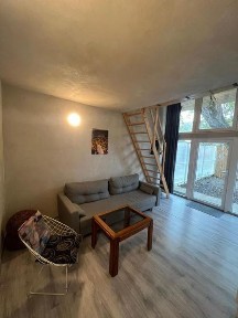 Închiriez casa cu curte proprie. Direct proprietar! Loc parcare