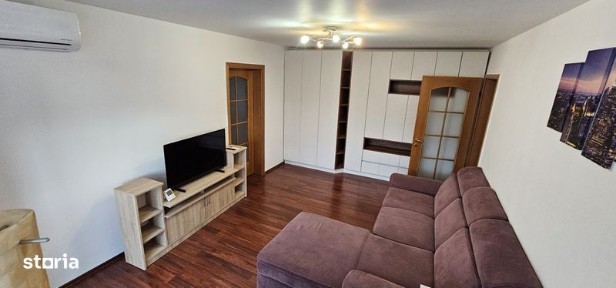 Proprietar inchiriez apartament 2 camere cu loc de parcare