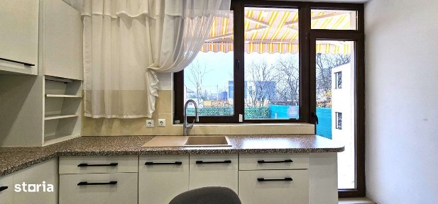 Vila cocheta (triplex), 3 camere, terasa, curte - Corbeanca Parc