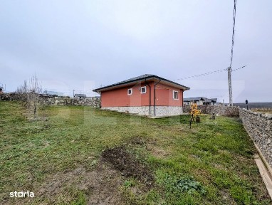 Casa de vanzare - confort si intimitate intr-o locatie placuta