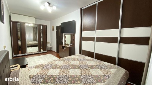 Proprietar- Garsoniera Bisericii Romane - Colina Universitatii